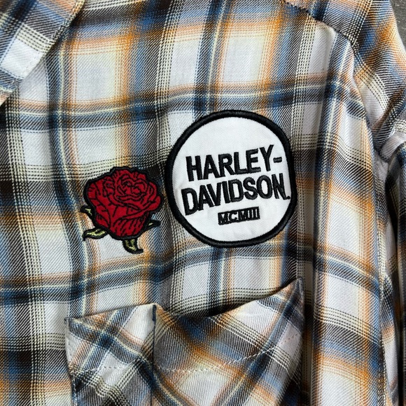 Harley Davidson Ladies size L long sleeved button down shirt - Picture 2 of 5